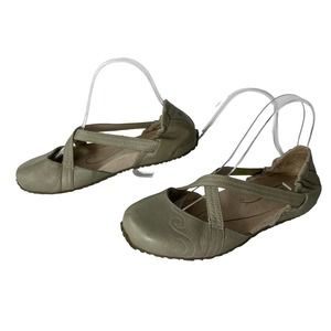 Ahnu Karma Latitude Leather Gray Slip On Ballet Flats Yoga Mary Janes Shoes 6.5